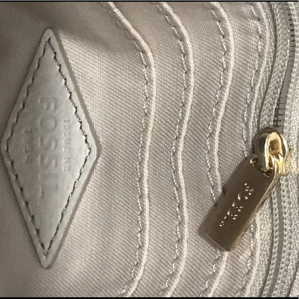 Fossil Sydney leather crossbody robot - Picture 9 of 16